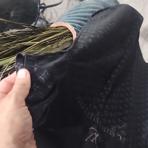 Louis Vuitton shirt - Picture 8 of 8